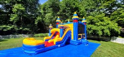446810129 994512949345599 3909043269891890604 n 1717681695 Melting Arctic Bounce House With a WET Slide