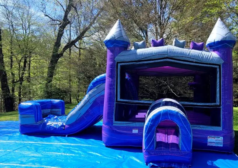 purple kings bounce house outdoor set-up