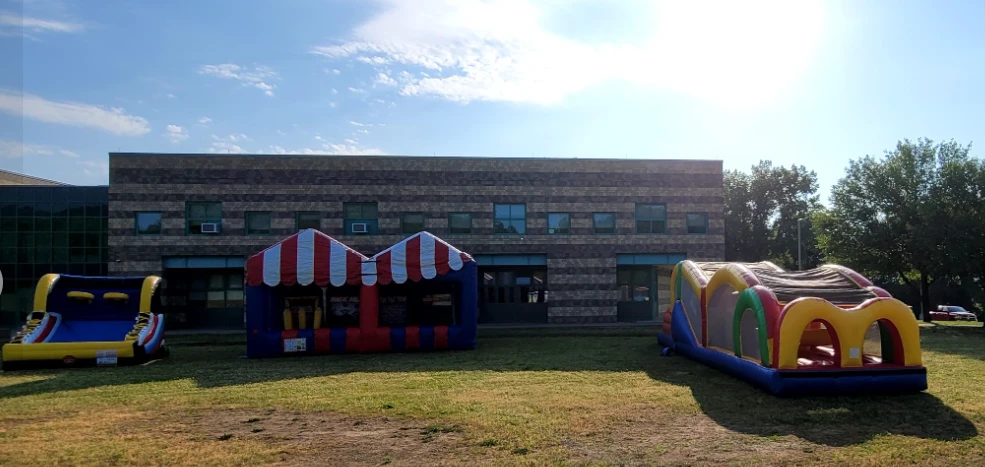 obstacle rentals outdoor set-up